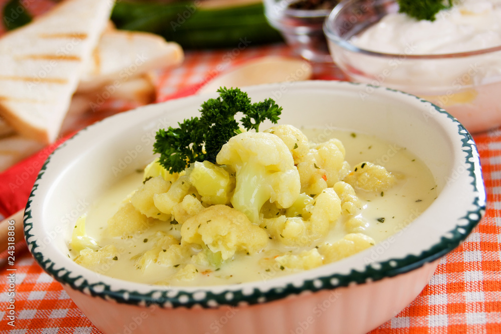 Creamy cauliflower soup