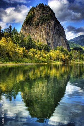 Beacon Rock Reflection