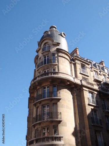 Immeuble ancien du quartier de Passy à Paris © Atlantis