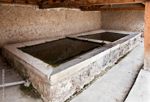 Old washing place © Oscar  Calero