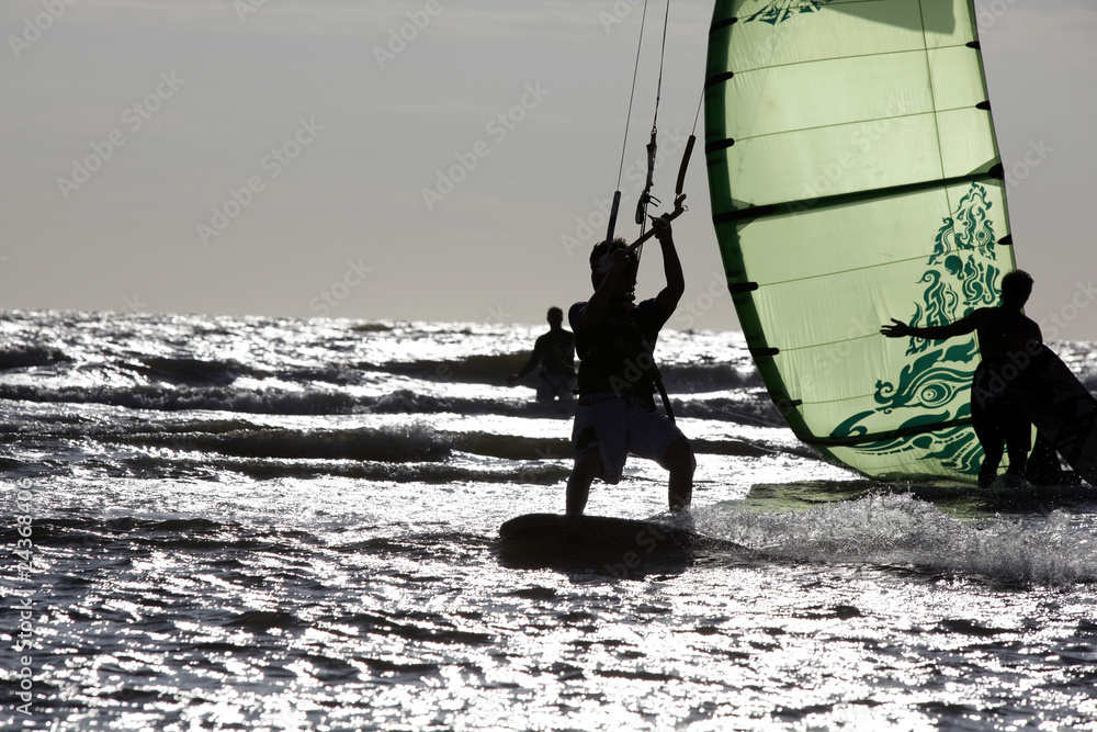 Naklejka premium Kitesurfing