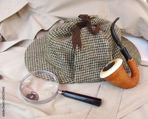 Canvas-taulu A Tweed Hat, Pipe, and Magnifying Glass