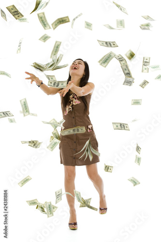 pretty woman throwing money