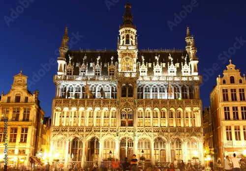 Maison du Roi in Brussel at twillight illuminated © Achim Baqué