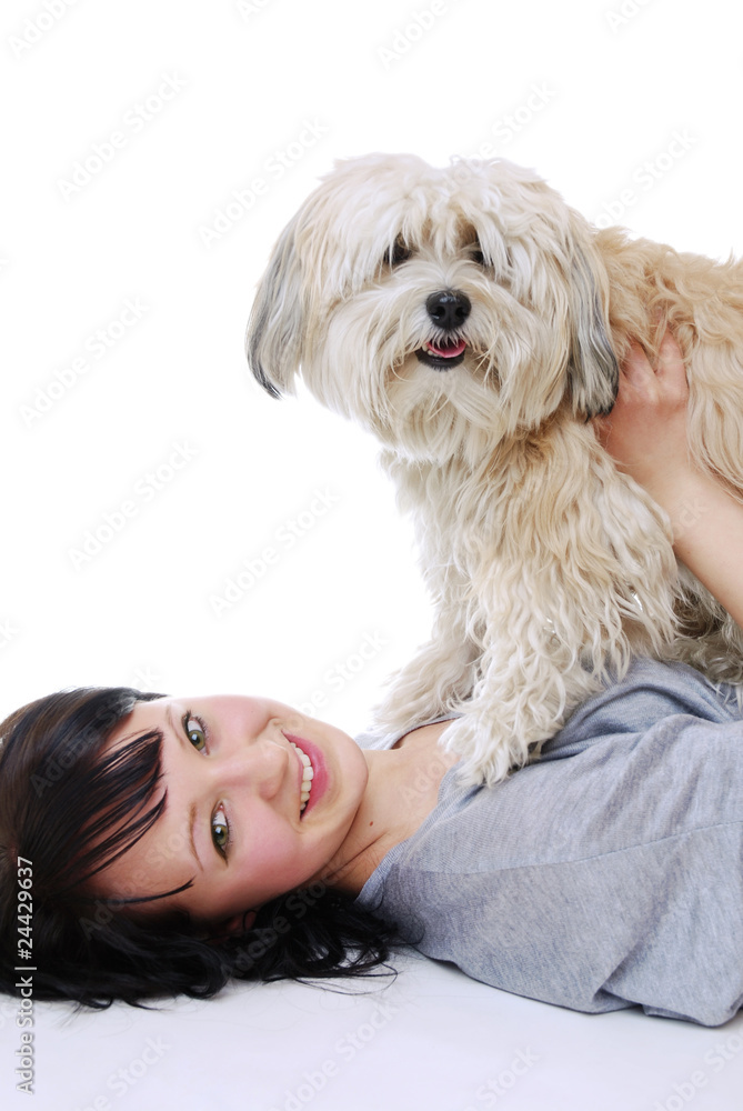 Junge Frau mit Havanese Junge Frau mit Havanese