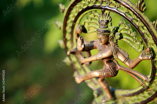 Statue of Shiva Nataraja - Lord of Dance at sunlight Fototapet