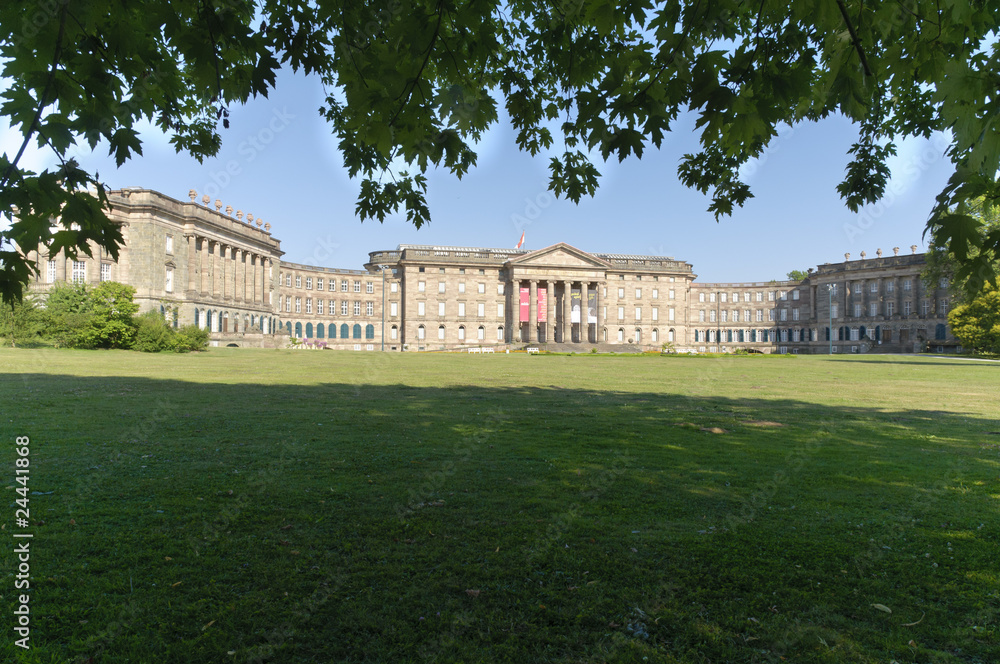 Kassel Schloss Wilhelmshöhe mit Himmel