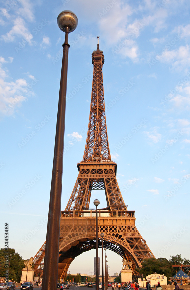 Eiffel and street light