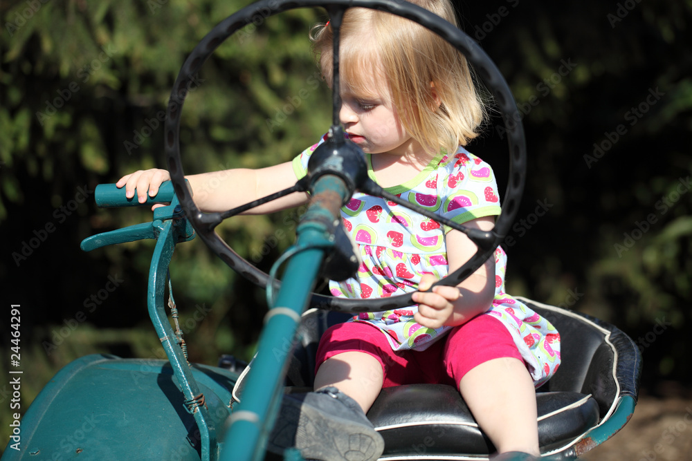 Obraz premium Kind auf Traktor