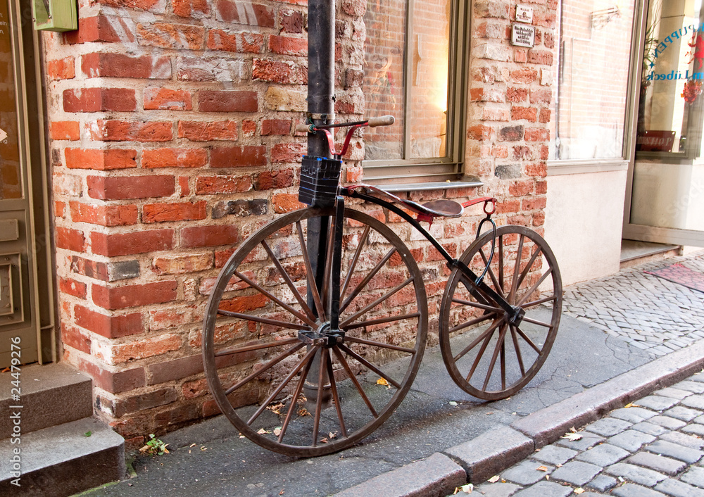 Antikes Fahrrad Stock-Foto | Adobe Stock
