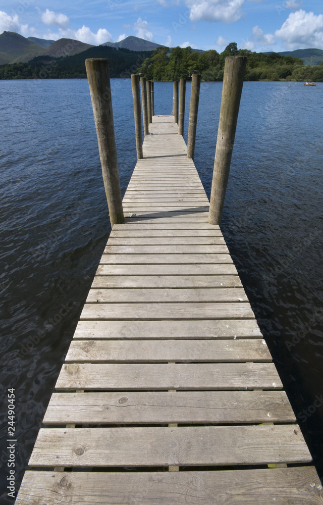 pier on derwent water