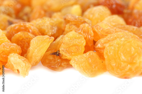 Yellow raisins (sultana)