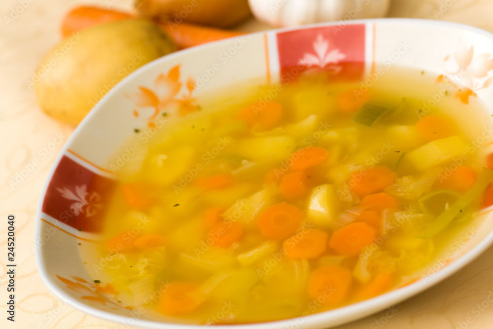 Klare Gemüsesuppe Klare Gemüsesuppe