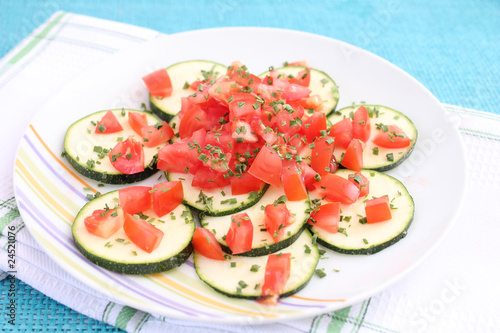zucchini mit tomate