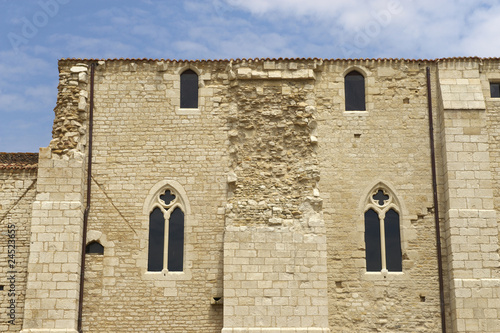 abbaye de maillezais en vendée