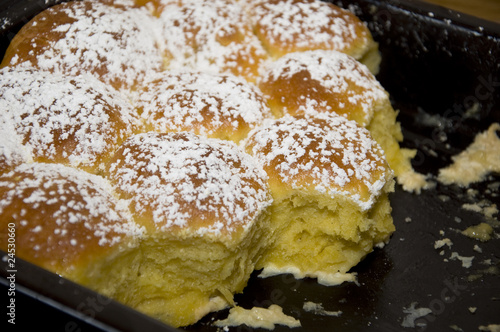 Backblech mit Dampfnudeln