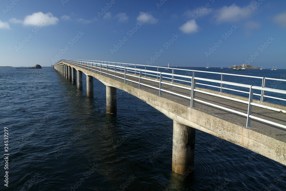 Fototapeta premium embarcadère de Roscoff,Morlaix,Finistere,bretagne