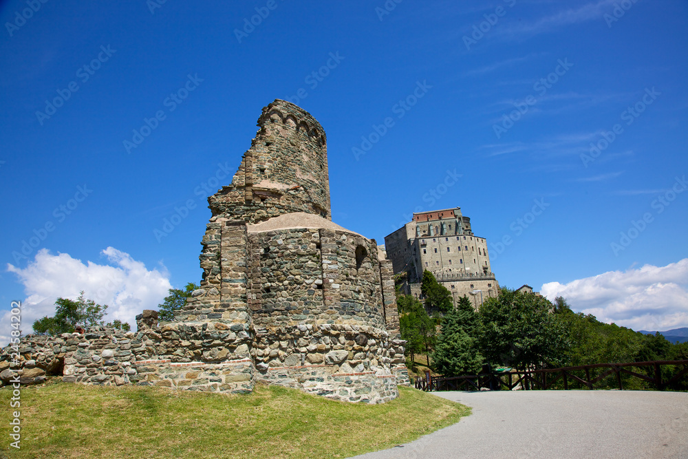Sacra San Michele, Val di Susa (Torino, Piemonte) Sacra San Michele, Val di Susa (Torino, Piemonte)