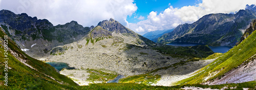 Fototapeta Naklejka Na Ścianę i Meble -  Panoramic view on mountains