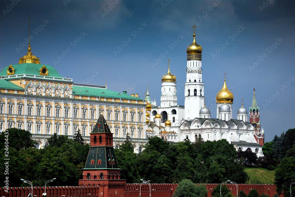 Le Kremlin sur fond noir - obrazy, fototapety, plakaty 