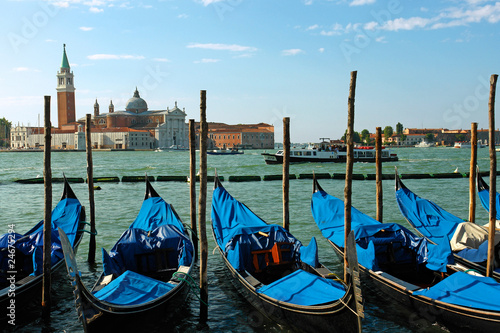 Venise gondoles © hassan bensliman