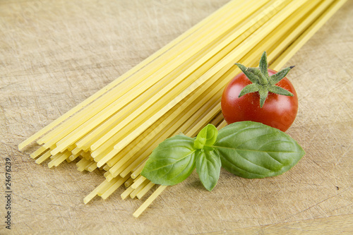spaghetti pomodoro basilico