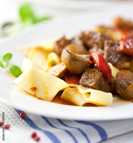 Pappardelle pasta with braised beef and mushrooms