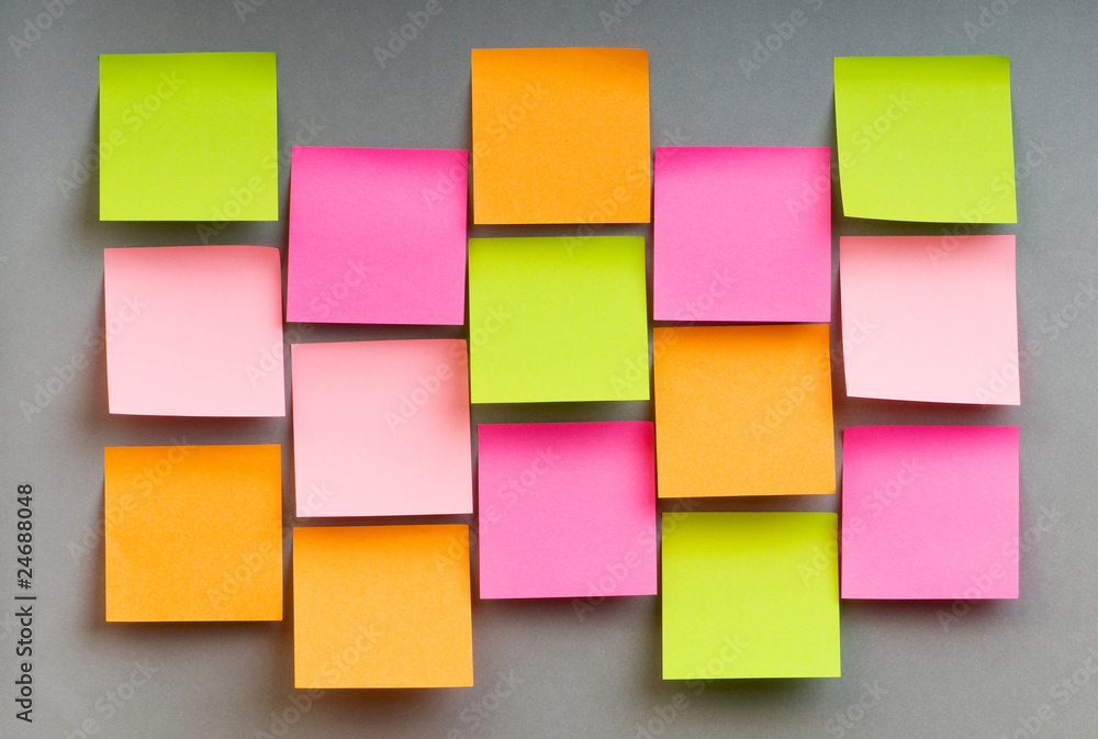 Reminder notes on the bright colorful paper Reminder notes on the bright colorful paper