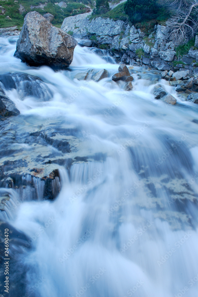 Fototapeta premium Torrent au Vignemale