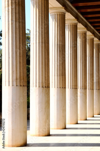 the columns in Greek museum