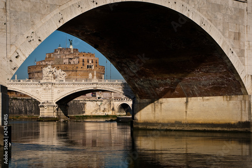 Castel Sant'Angelo dal fiume Tevere, Roma - Italia © mdlart