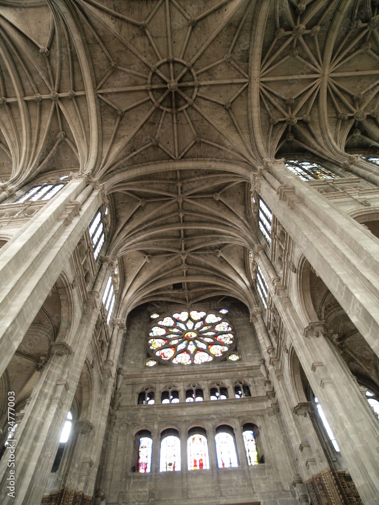 Iglesia gótica de San Eustache en Paris