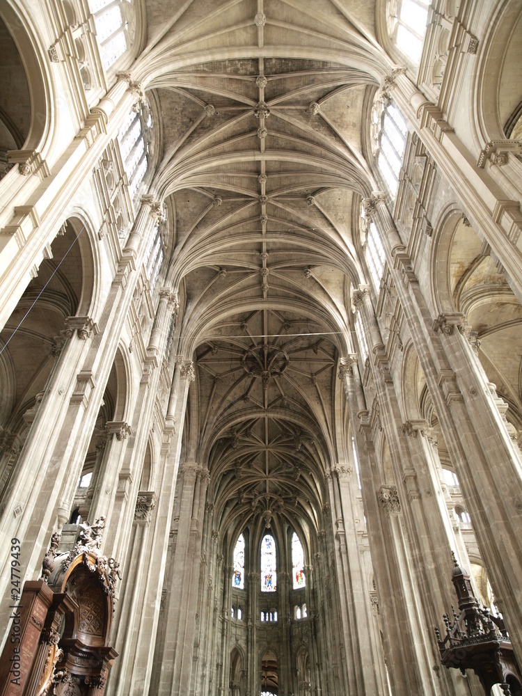 Iglesia gotica de San Eustache en Paris