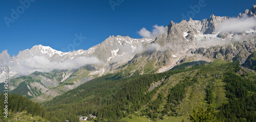 Ferret valley with mont Blanc © Antonio Scarpi
