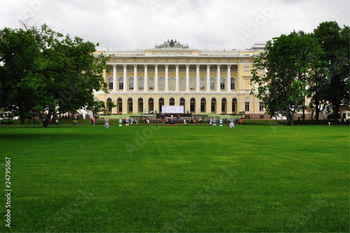 Wallpaper Mural Русский музей. Михайловский парк Torontodigital.ca