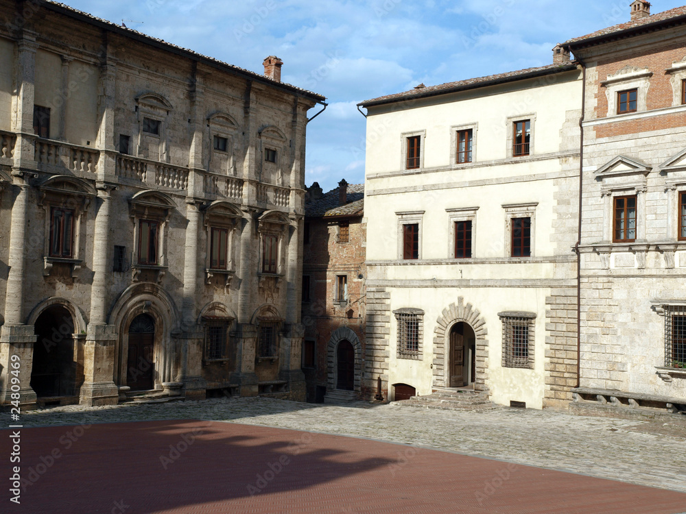 Piazza Grande and Palazzo dei Nobili - Montepulciano