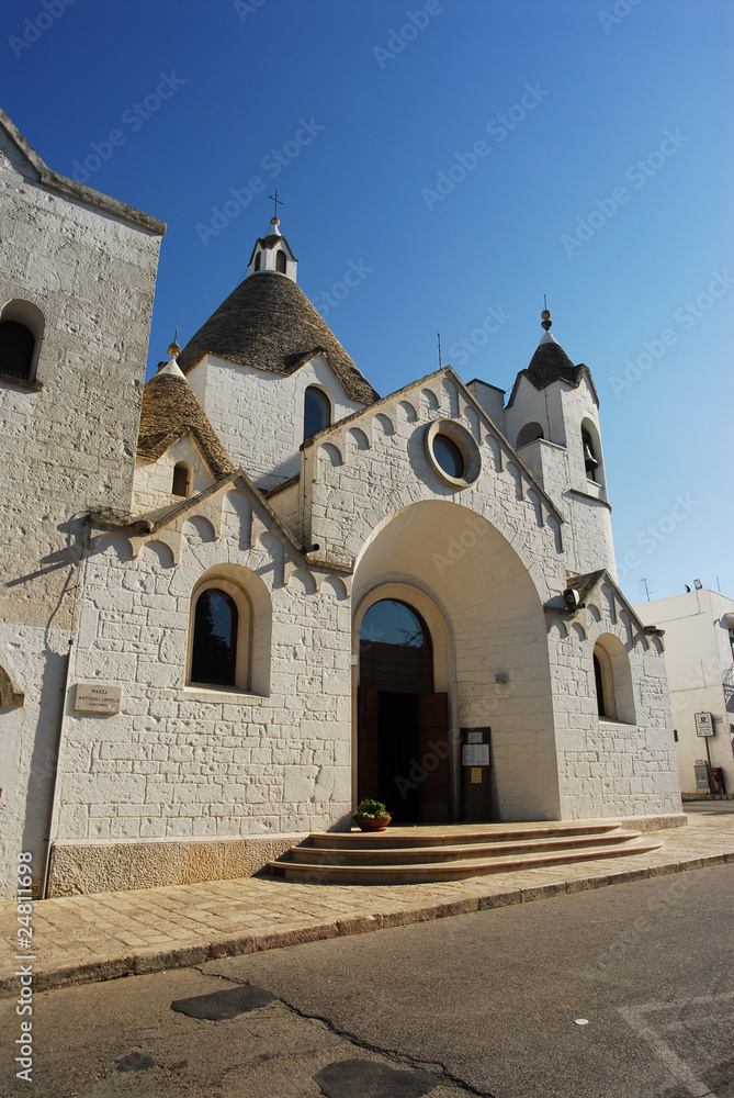 Fototapeta premium Chiesa di San Antonio - Alberobello Puglia