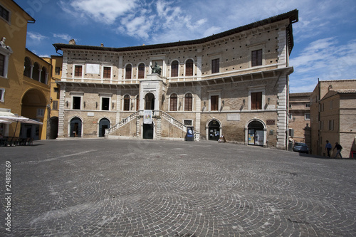 Fremo - Palazzo dei Priori photo