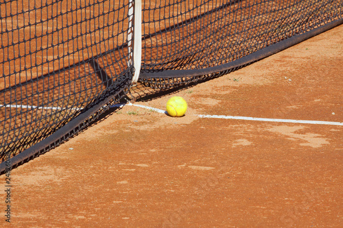 Tennis ball © Koufax73