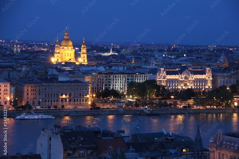 Fototapeta premium budapest w nocy