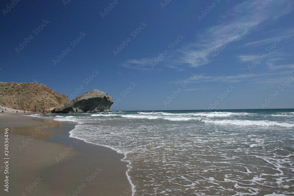 Ola en la playa de El Mónsul Ola en la playa de El Mónsul