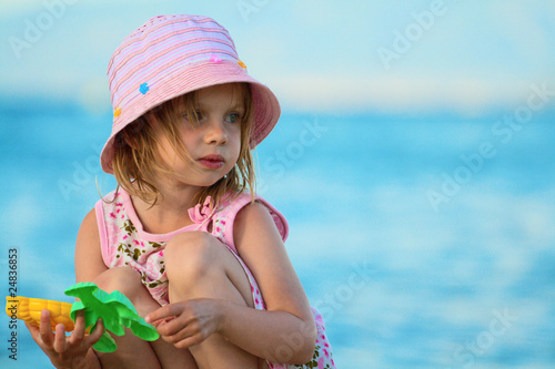 Wallpaper Mural Portrait of a beautiful girl. Torontodigital.ca