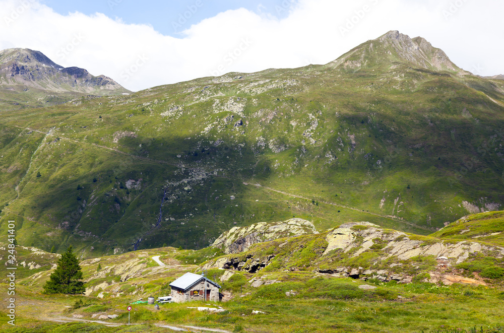 the simplon pas zwitserland in the summer