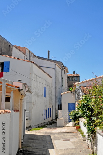 Fototapeta Naklejka Na Ścianę i Meble -  Vue du village de  Saint Georges de Didonne