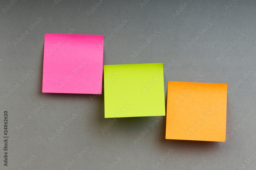 Reminder notes on the bright colorful paper Reminder notes on the bright colorful paper