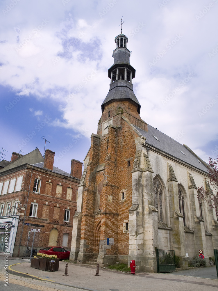 Fototapeta premium Antigua iglesia de Orbec, Normandía, Francia.