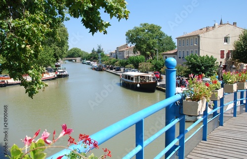 Homps, le canal du Midi