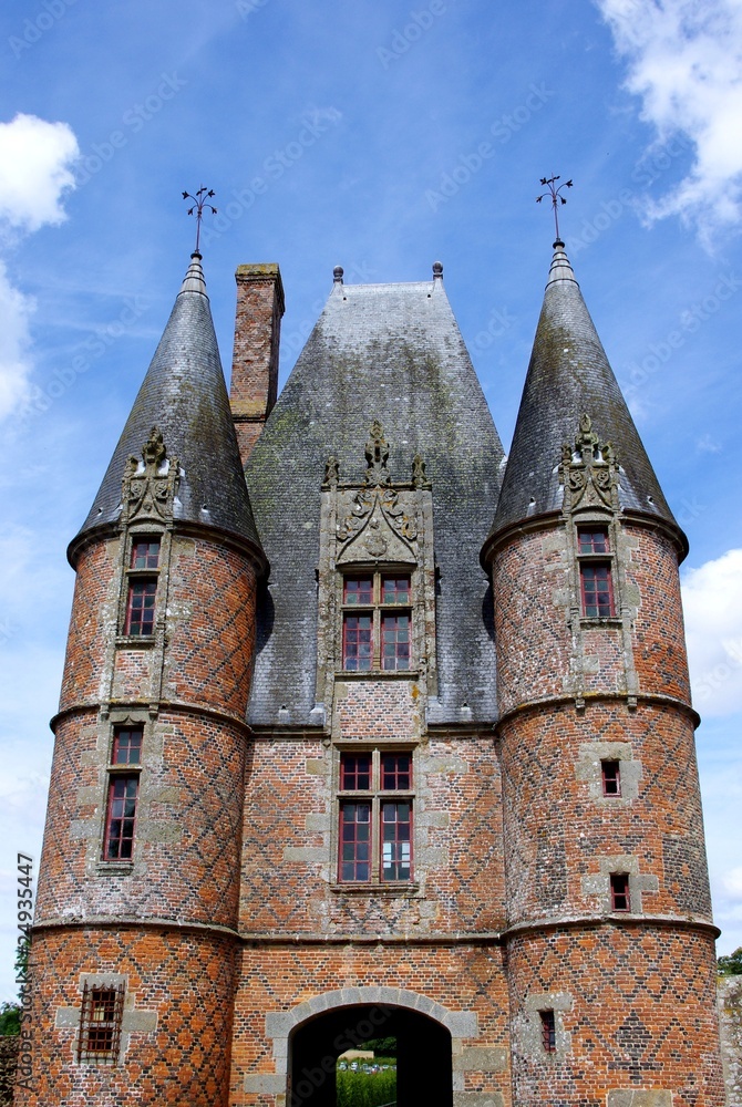 Château de Carrouges porche