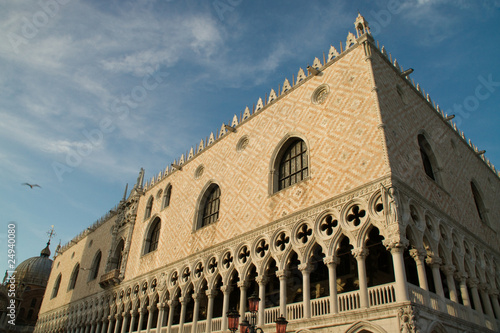 dogenpalast venedig venetien markusplatz balkon Laterne © AlexF76