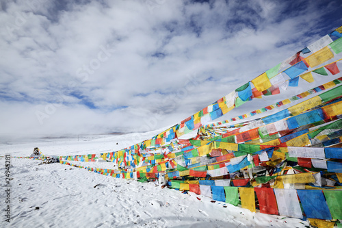 tibet: tibetan praying flags